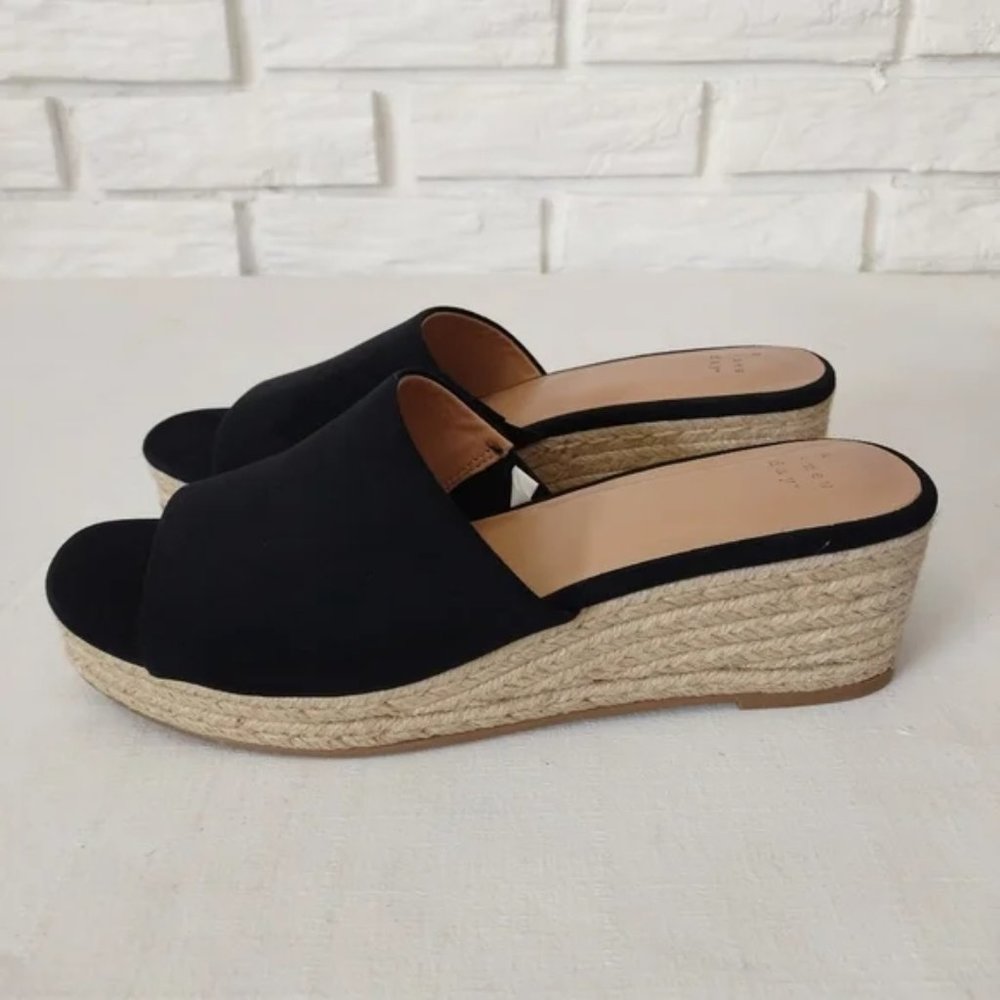 a new day Women's Black Wedge Sandals Size 9 NWOT